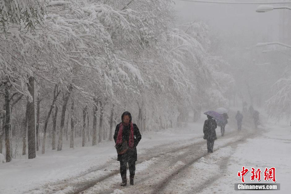 烏魯木齊四月飛雪-瞬間進(jìn)入冬季模式4