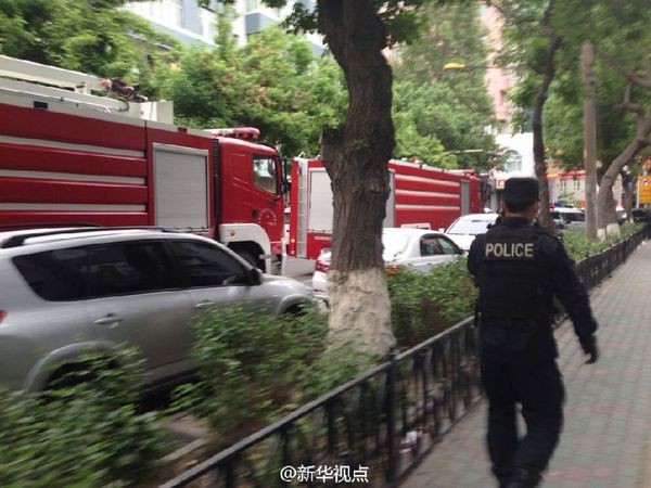 爆炸現(xiàn)場周邊道路被封鎖