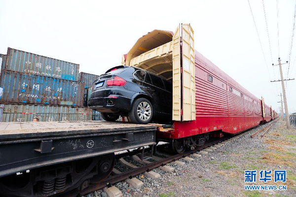 國慶假期新玩法-帶著汽車坐火車4