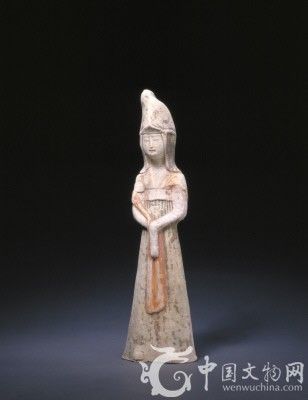 陶彩繪女俑，唐，高30.5cm，寬8.5cm。