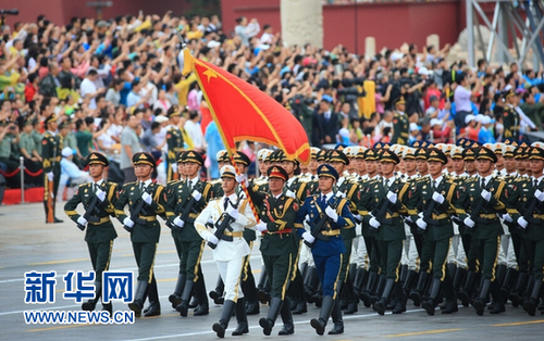 紀念中國人民抗日戰(zhàn)爭暨世界反法西斯戰(zhàn)爭勝利70周年大會專項演練順利舉行，這是參加演練的三軍儀仗隊（8月23日攝）。新華社記者 李剛 攝