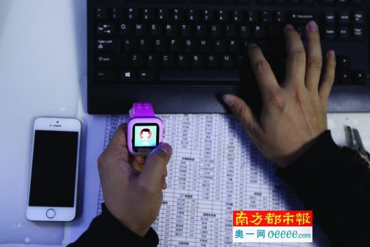 兒童電話手表存漏洞:黑客后臺(tái)撥號(hào)表顯示