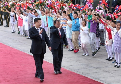 5月3日，中共中央總書記、國家主席習(xí)近平在北京人民大會(huì)堂同老撾人民革命黨中央總書記、國家主席本揚(yáng)舉行會(huì)談。