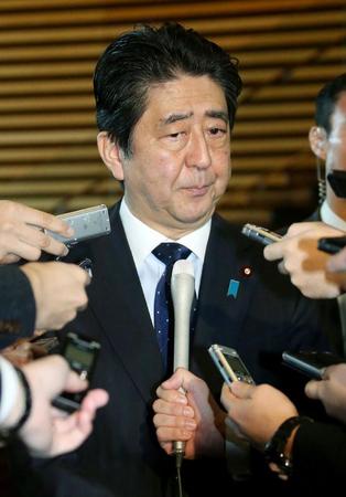 日本首相安倍晉三在東京官邸接受采訪。（新華/法新）