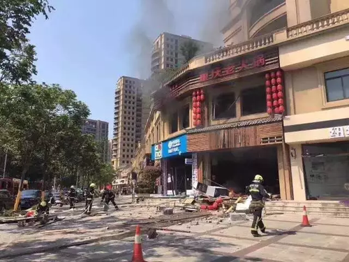 浙江一火鍋店爆炸 目擊者:現(xiàn)場慘不忍睹 全是血