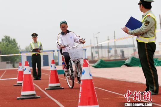 10月新規(guī)：侮辱國歌或被追究刑責 駕考有9大變化