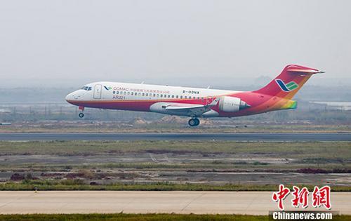 中國自主研發(fā)ARJ21飛機高（高）原航線試飛成功