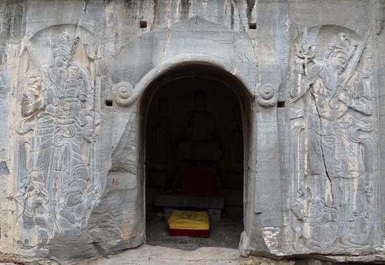 安陽寶山靈泉寺大住圣窟門。