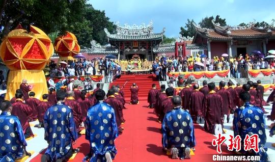 海峽兩岸千余名信眾福建東山祭關(guān)公