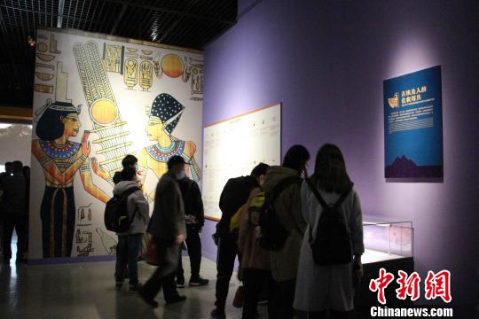 此次展覽由山東博物館主辦，意大利佛羅倫薩國立考古博物館協(xié)辦，將持續(xù)至6月21日。　趙曉 攝