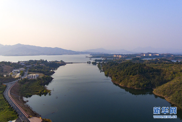 西柏坡文旅小鎮(zhèn)周邊景色怡人。新華網 王立鵬攝