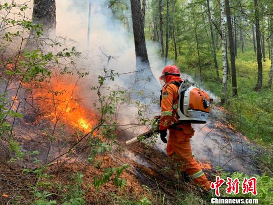 應急管理部工作組到內(nèi)蒙古大興安嶺指導滅火救援工作