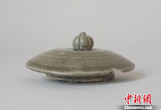 浙江寧波發(fā)現(xiàn)兩座龍窯出土大批越窯青瓷和窯具