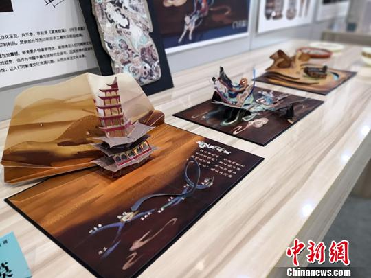 圖為集中展示此次大賽的獲獎作品?！《∷?攝