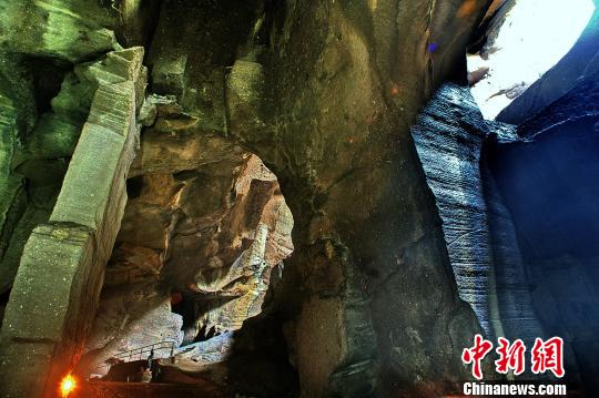 距今3000年至6000年前西樵山采石場遺址曾是珠江三角洲最重要的石器制造場。通訊員 供圖