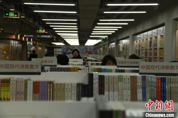 讀者在三聯(lián)韜奮書店 主辦方供圖