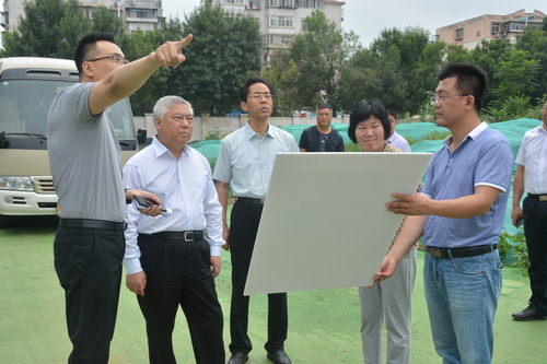 四版履職為民配圖：2018年7月10日，盛茂林主席帶隊赴紅橋區(qū)調(diào)研棚戶區(qū)改造情況為民生工作建言