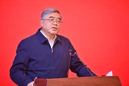 民進中央副主席、全國政協(xié)常務委員兼副秘書長朱永新發(fā)表演講