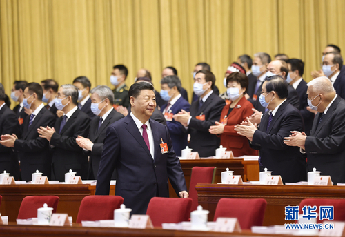 3月5日，第十三屆全國(guó)人民代表大會(huì)第四次會(huì)議在北京人民大會(huì)堂開幕。這是習(xí)近平步入會(huì)場(chǎng)。 新華社記者 鞠鵬 攝